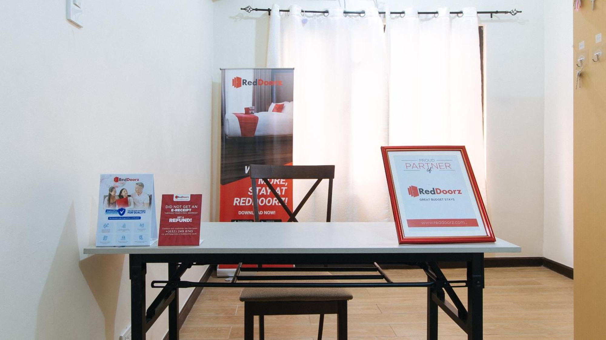 Reddoorz At Sta Cruz Naga City Экстерьер фото